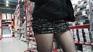 Hidden Cam Spiying a Big Butt MILF in Miniskirt and Pantyhose in DIY Store