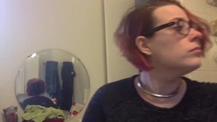 Shaved Head Fetish Girl Shaves her own Head