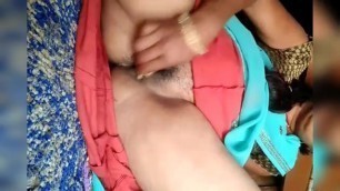 Desi Bhojpuri Bhabhi Baigan Se Choot Ki Khujli Mitate Hue