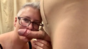 Sucking pantyhosed cock. Littlekiwi brings awesome mature homemade content, everytime.